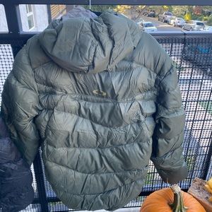 Heavy insulted Oakley down jacket with hoody